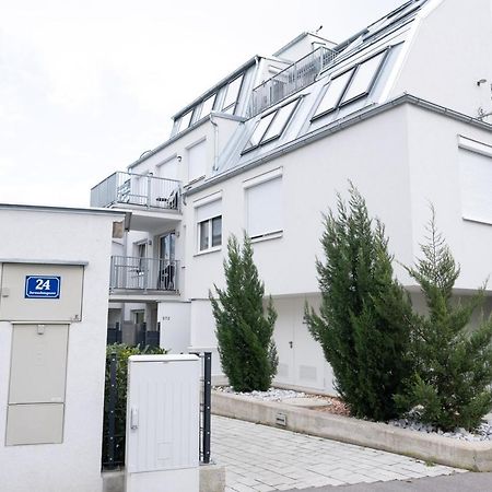 Modern Apartment With Tiny Garden Near City Center Vienna Exterior photo
