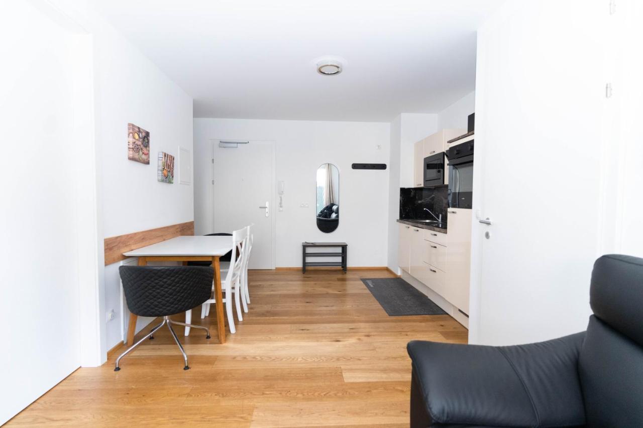 Modern Apartment With Tiny Garden Near City Center Vienna Exterior photo