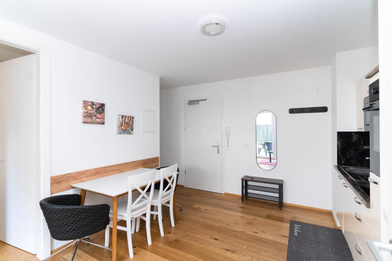 Modern Apartment With Tiny Garden Near City Center Vienna Exterior photo